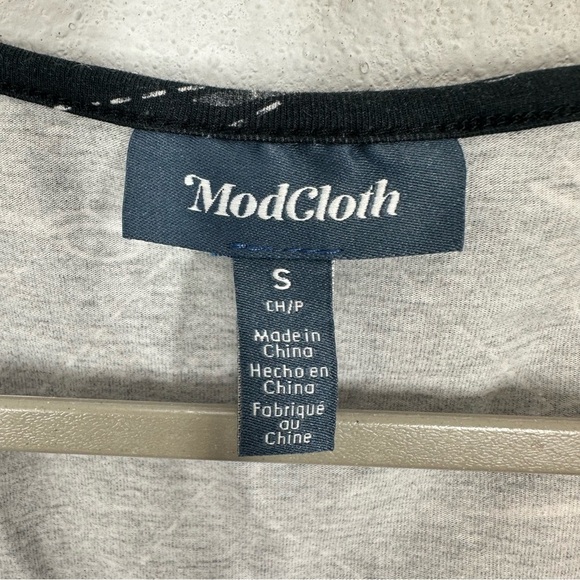 Modcloth Women's Size Small Dark Grey Scissors Graphic Print V Neck Mini Dress - Picture 4 of 6